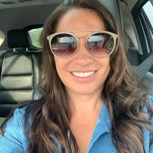 Meet your Posher, Julia